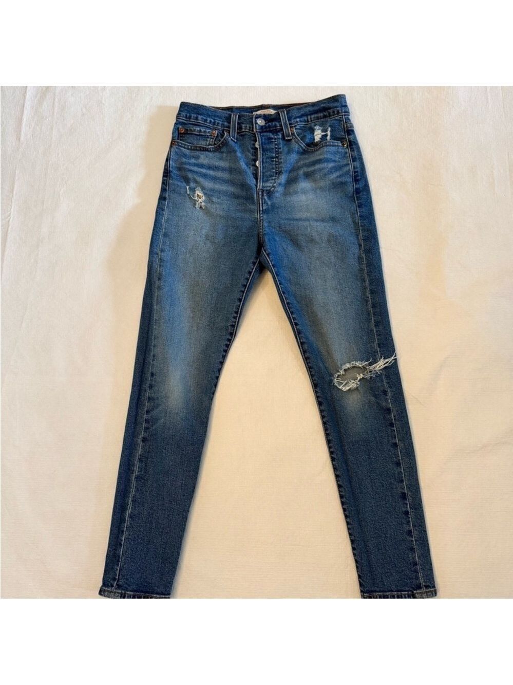 Levi's Wedgie Skinny Cigarette Blue Distressed Skinny Jeans Size 28